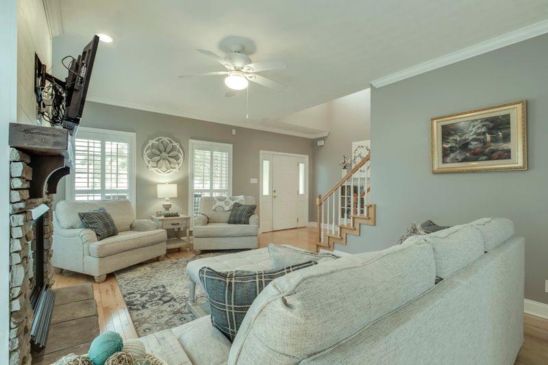 408 Woodgate Dr, Maryville, TN 37804