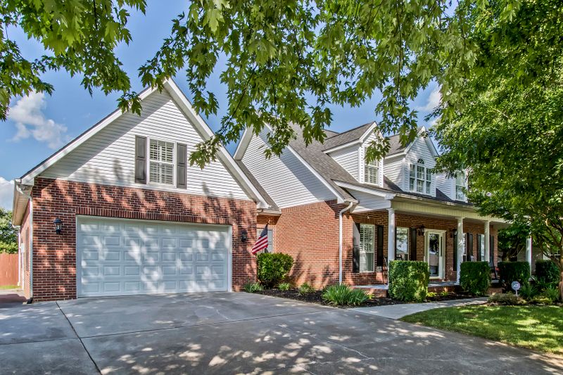 408 Woodgate Dr, Maryville, TN 37804