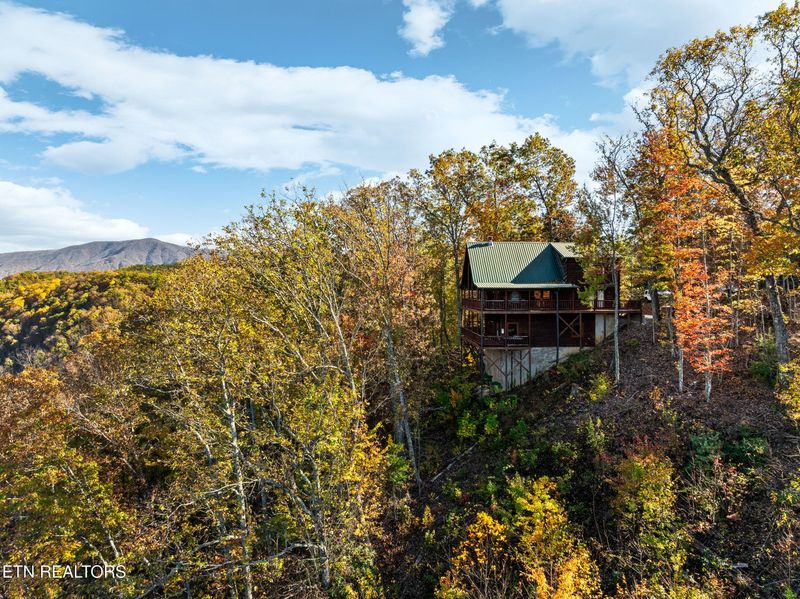 4080 Ridgeback Ln, Sevierville, TN 37862