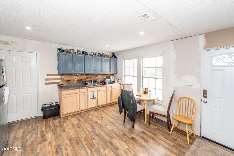 4084 W Buttermilk Rd, Kingston, TN 37763