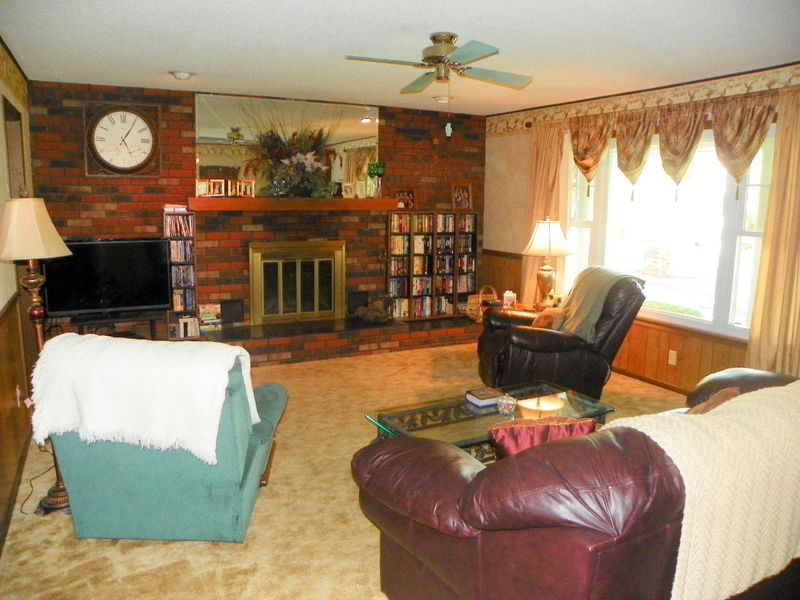 409 Asbury Rd, Pigeon Forge, TN 37863