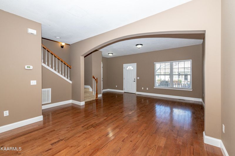 409 Ashbury Cir, Sweetwater, TN 37874