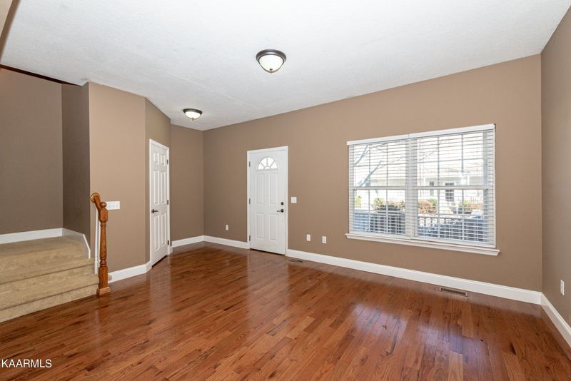 409 Ashbury Cir, Sweetwater, TN 37874