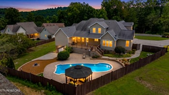 409 Bluff Tc, Jacksboro, TN 37757