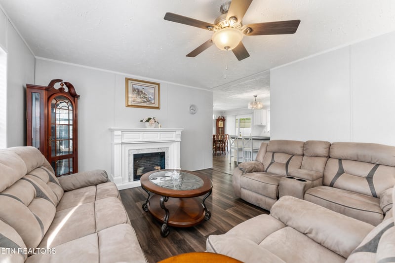 409 Bull Run Rd, Luttrell, TN 37779