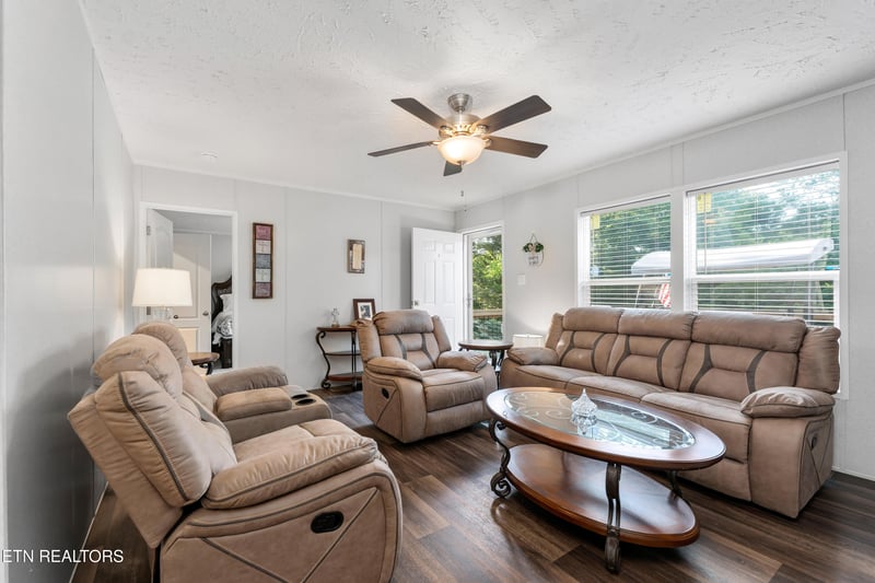 409 Bull Run Rd, Luttrell, TN 37779