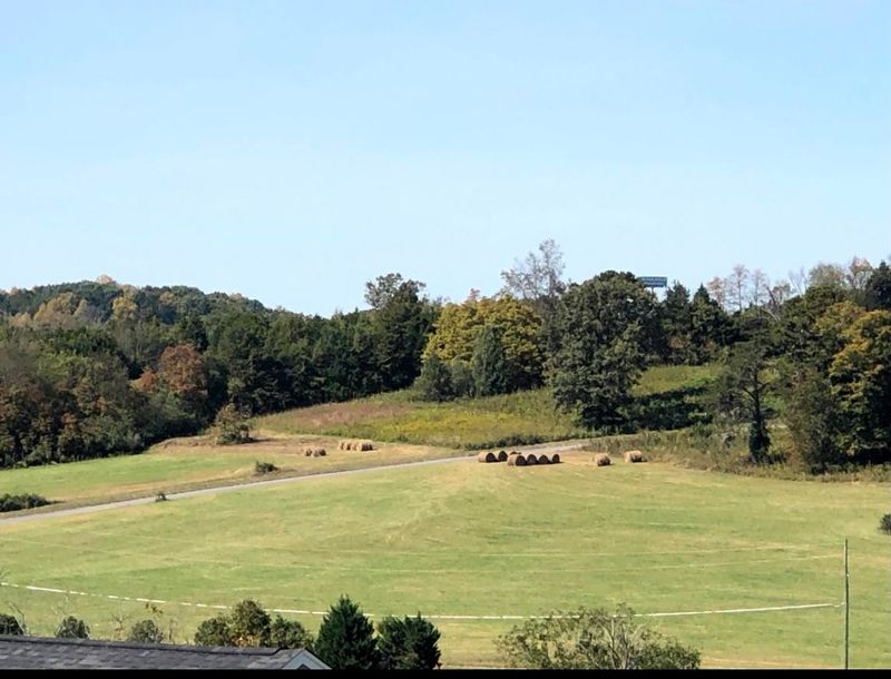409 Cedar Creek Cir, Kodak, TN 37764