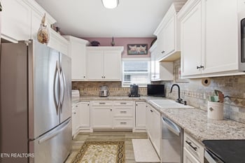 409 Cumberland St, Harriman, TN 37748