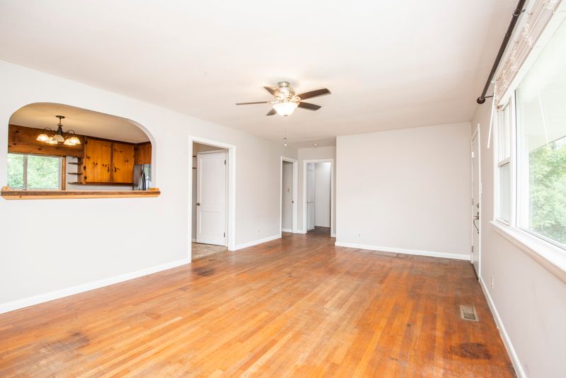 409 E Hendron Chapel Rd, Knoxville, TN 37920