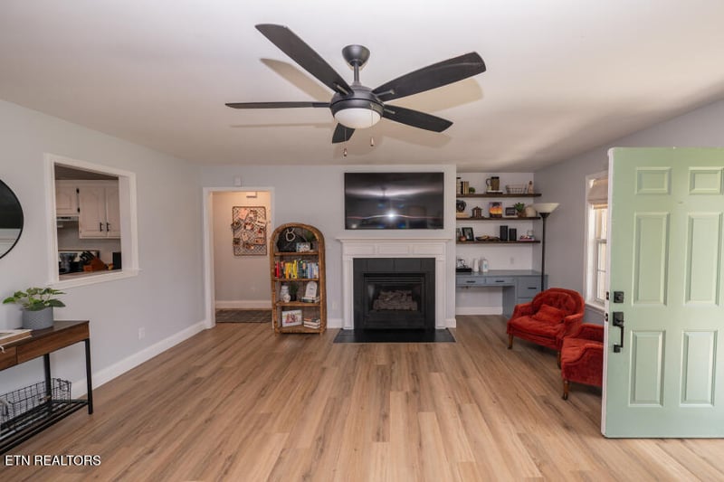409 Hiddenbrook Ln, Maryville, TN 37804