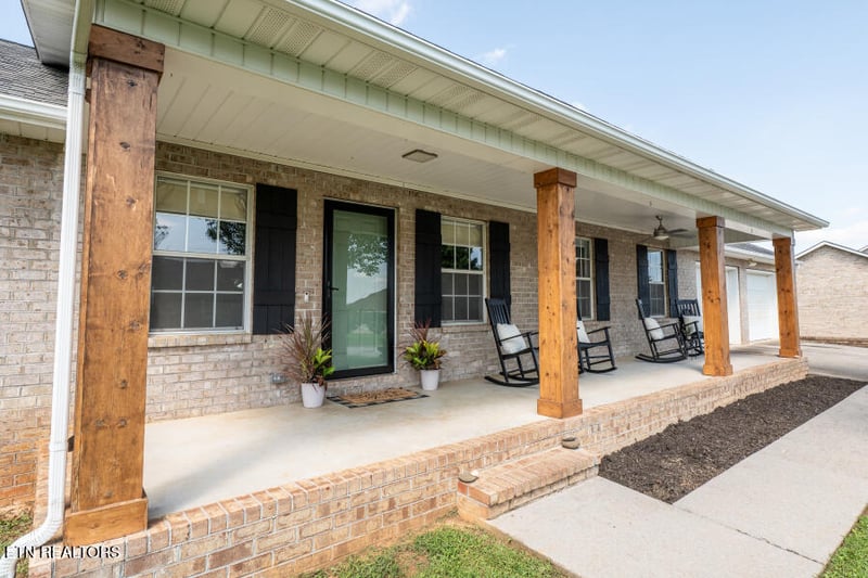 409 Hiddenbrook Ln, Maryville, TN 37804