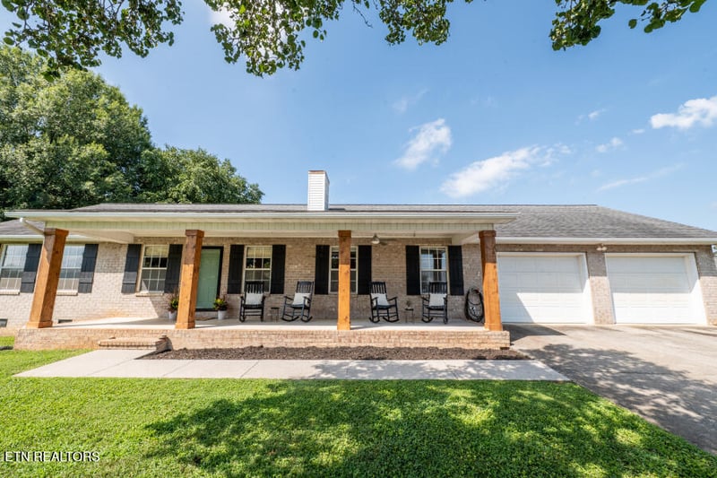 409 Hiddenbrook Ln, Maryville, TN 37804