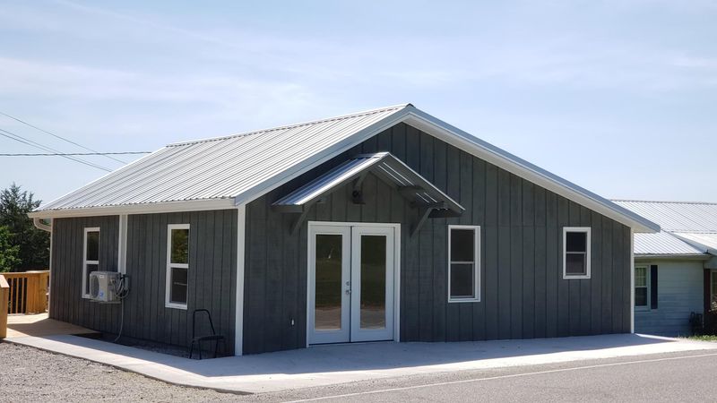 409 Island Ford Rd, Jacksboro, TN 37757