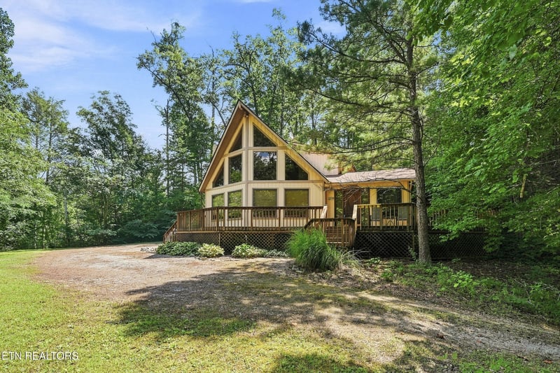 409 Jefferson Rd, Gatlinburg, TN 37738