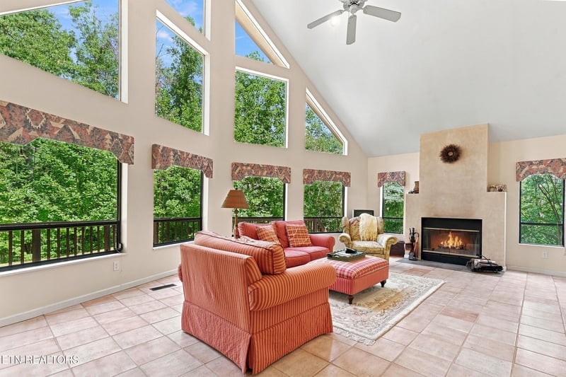 409 Jefferson Rd, Gatlinburg, TN 37738