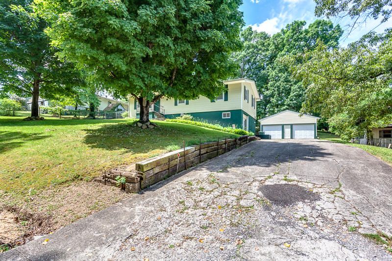 409 John St, Rockwood, TN 37854