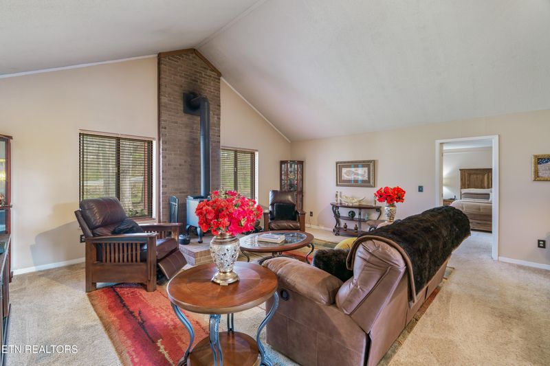 409 Lambert Ln, Maryville, TN 37803