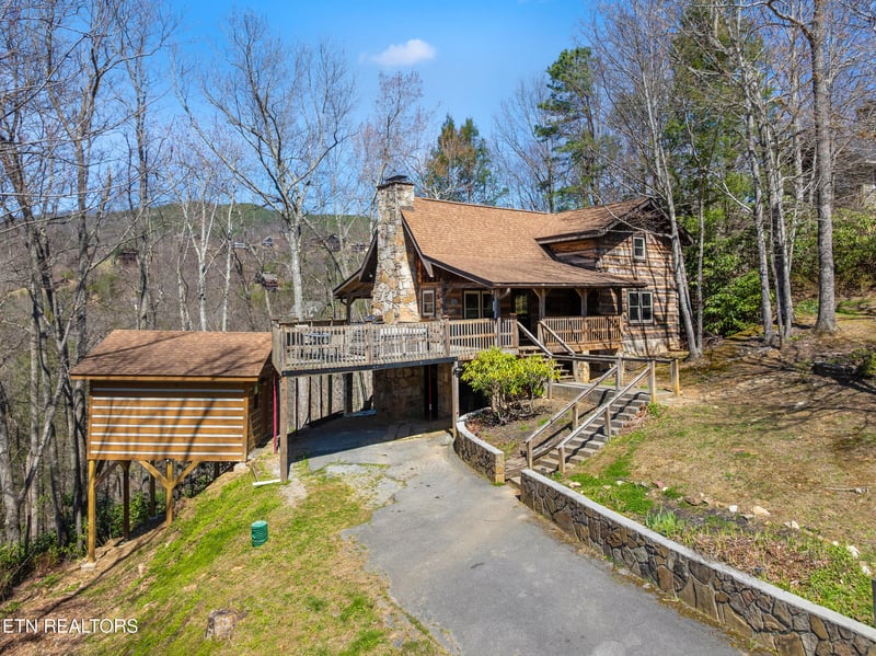409 Matterhorn Dr, Gatlinburg, TN 37738