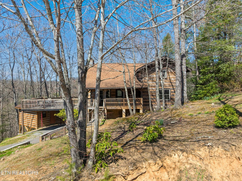 409 Matterhorn Dr, Gatlinburg, TN 37738
