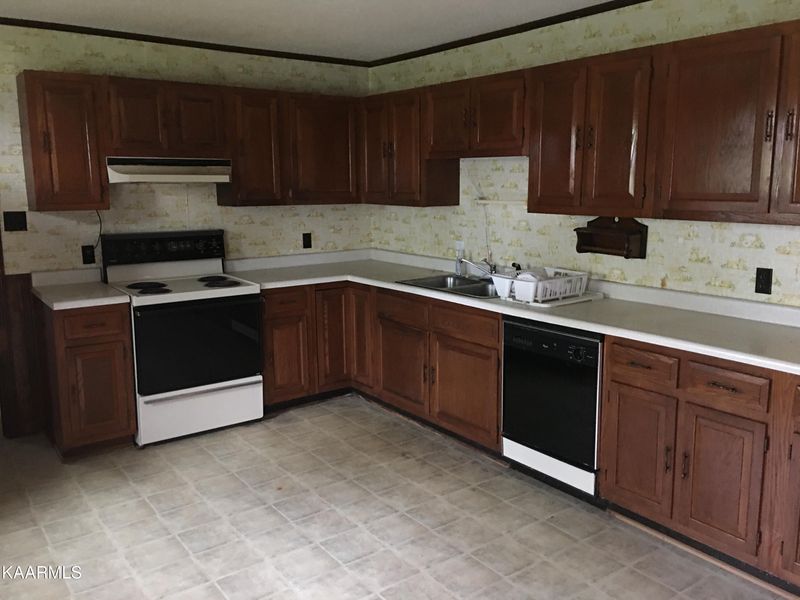 409 Pine Top St, Loudon, TN 37774