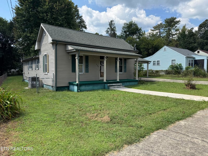 409 W Wheeler St, Rockwood, TN 37854