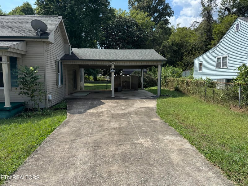 409 W Wheeler St, Rockwood, TN 37854