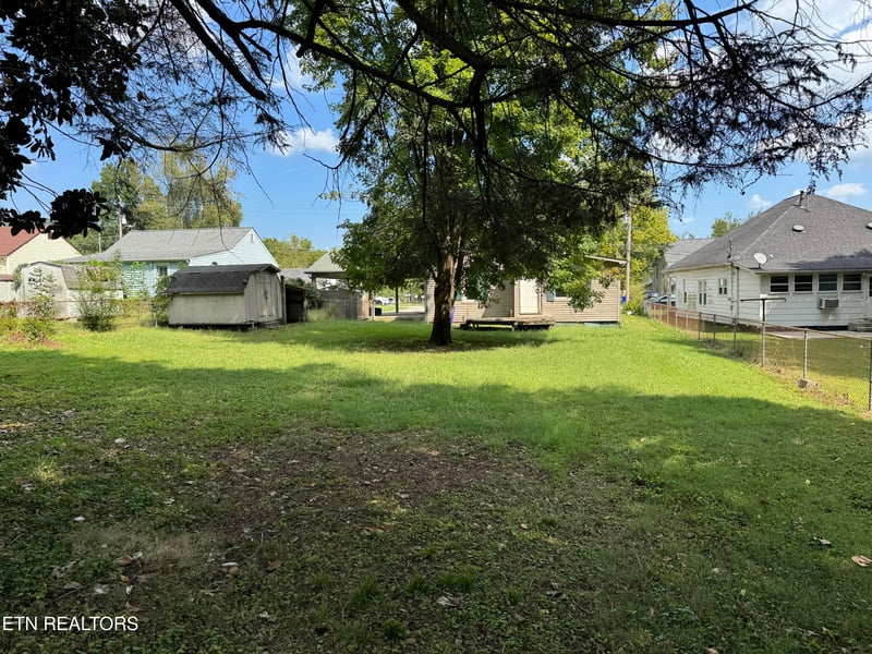 409 W Wheeler St, Rockwood, TN 37854