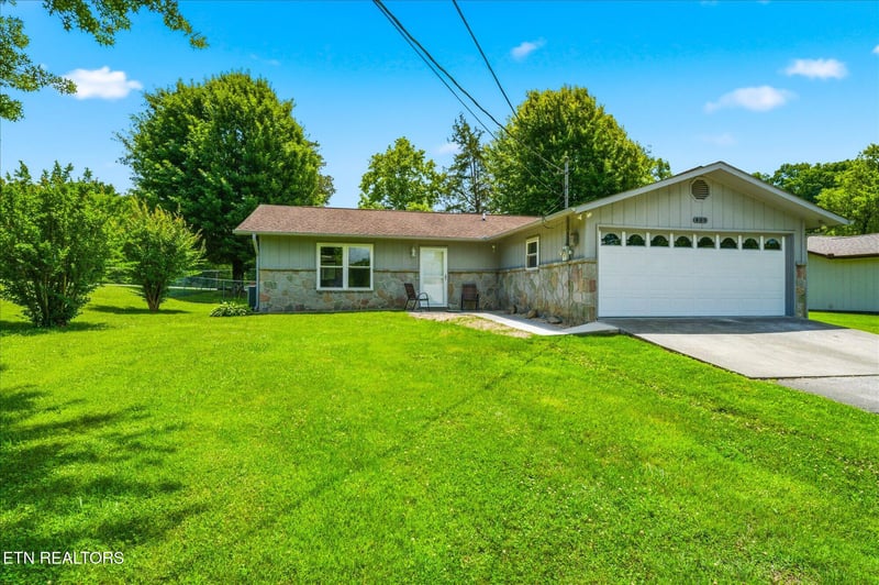 409 Windrush Cir, Sevierville, TN 37862