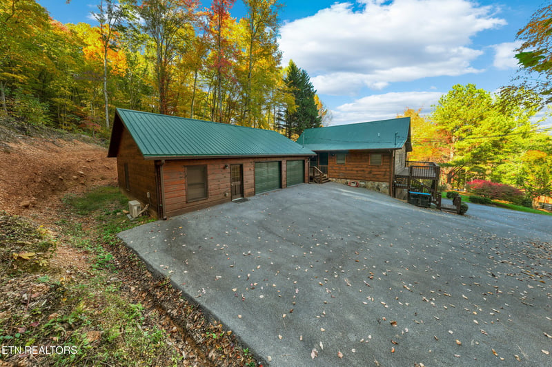 4094 Hickory Hollow Way, Sevierville, TN 37862