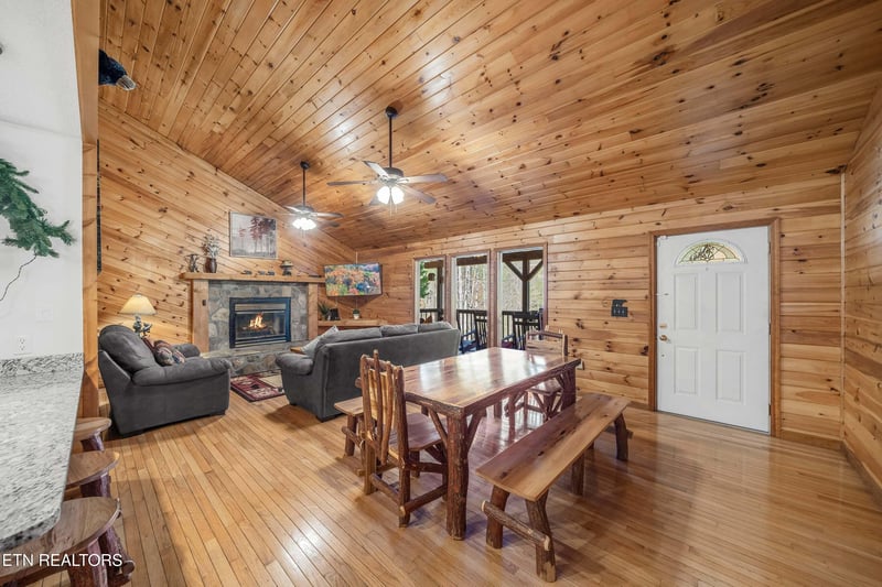 4094 Hickory Hollow Way, Sevierville, TN 37862