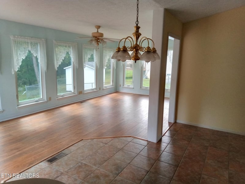 41 Chelsea Dr, Crossville, TN 38555