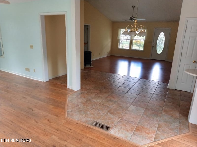 41 Chelsea Dr, Crossville, TN 38555
