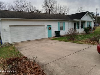 41 Chelsea Dr, Crossville, TN 38555