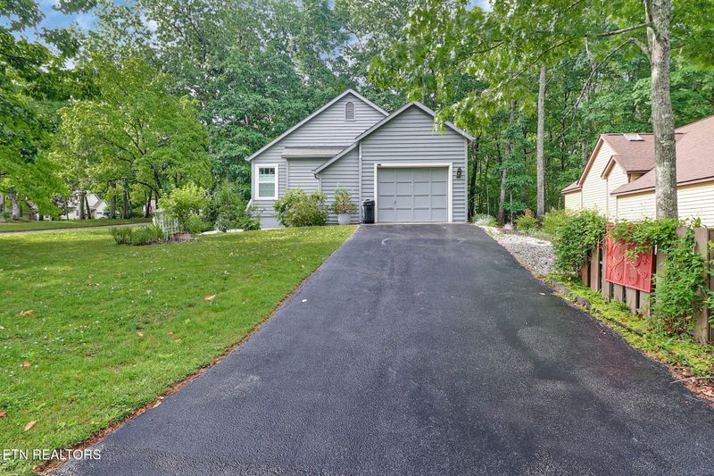 41 Hickory Cove Ln, Crossville, TN 38558