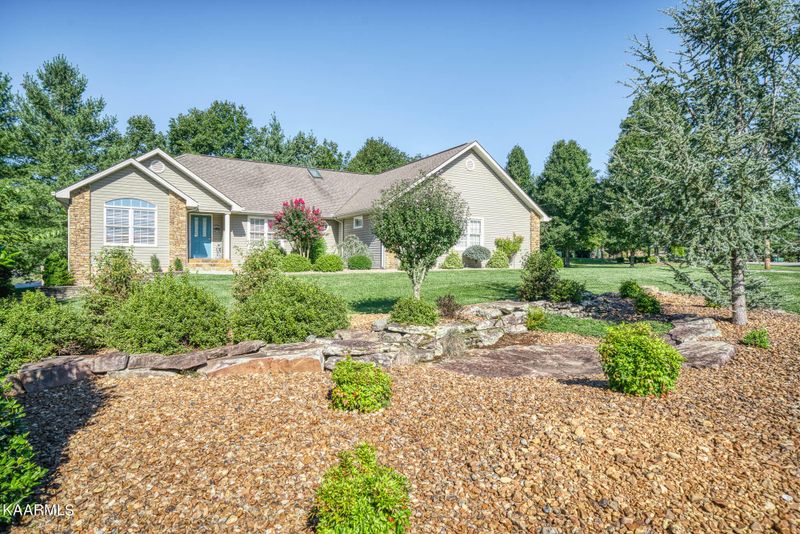 41 Roundstone Ter, Crossville, TN 38558