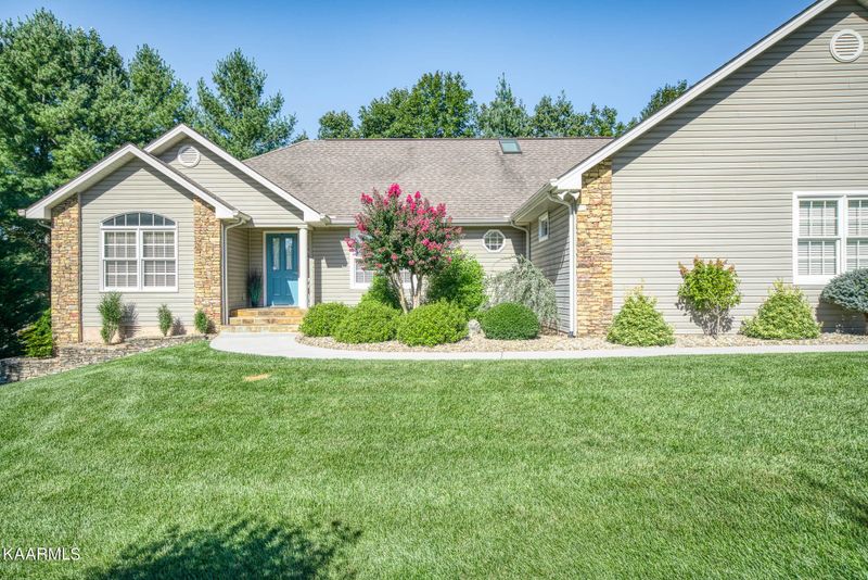 41 Roundstone Ter, Crossville, TN 38558