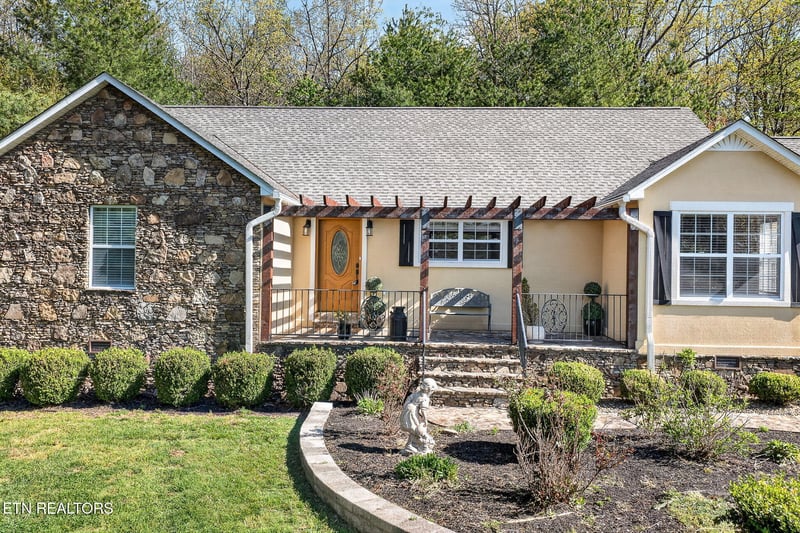 41 Tower Pl, Monterey, TN 38574