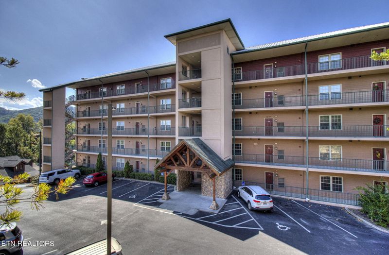 410 Big Bear Way #2003, Pigeon Forge, TN 37863