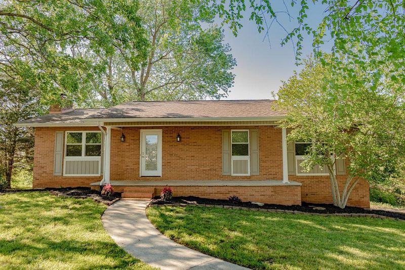 410 Fourth St, Seymour, TN 37865