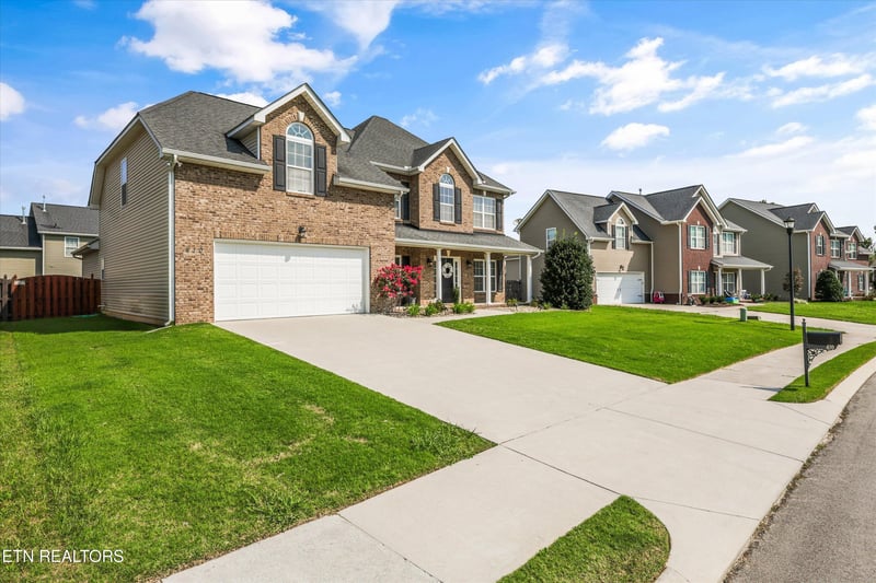 410 Frostview Ln, Maryville, TN 37804