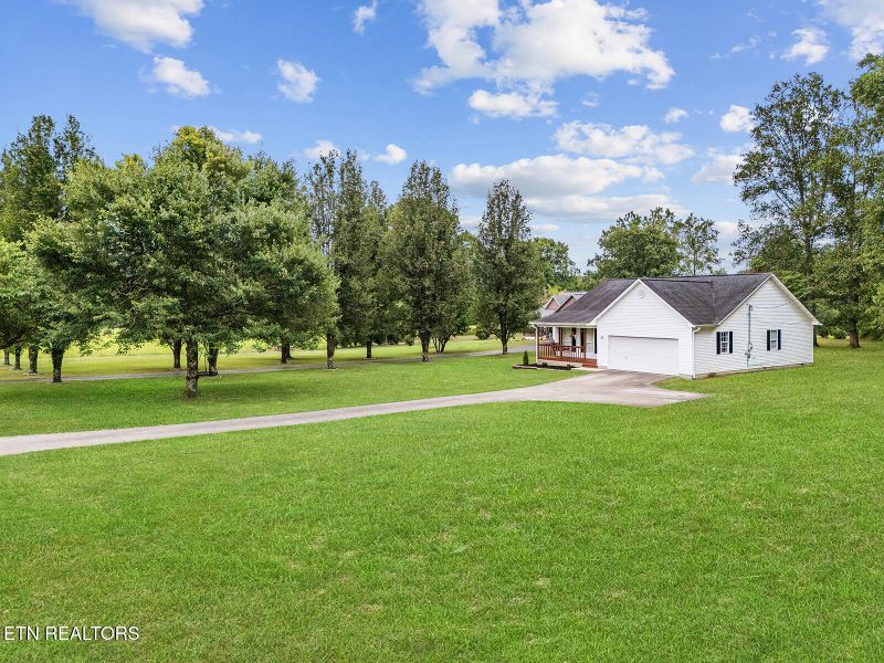 410 Joel Rd, Oliver Springs, TN 37840