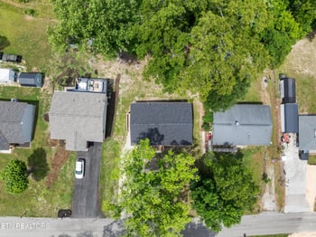 410 W Hemlock St, Lafollette, TN 37766