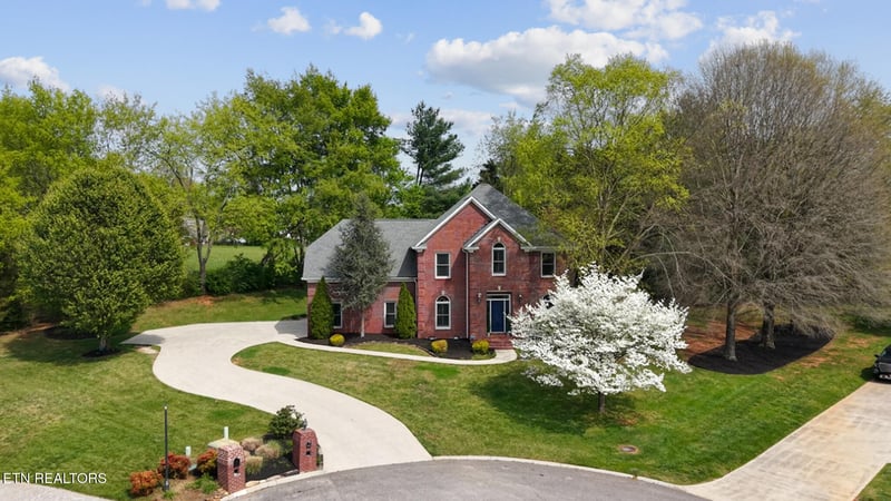 4100 Bajo Ln, Powell, TN 37849