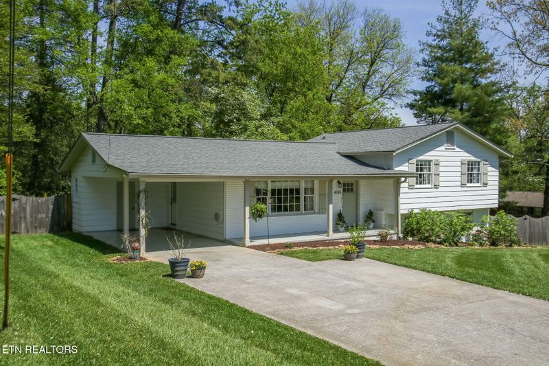 4101 Westgate Dr, Knoxville, TN 37921