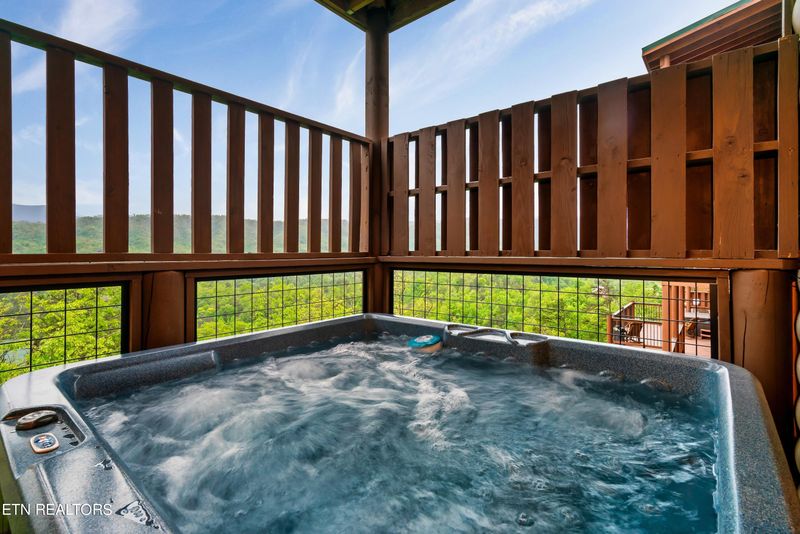 4105 Sherwood Heights Way, Pigeon Forge, TN 37863