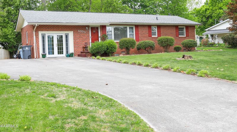 4105 Sullivan Rd, Knoxville, TN 37921