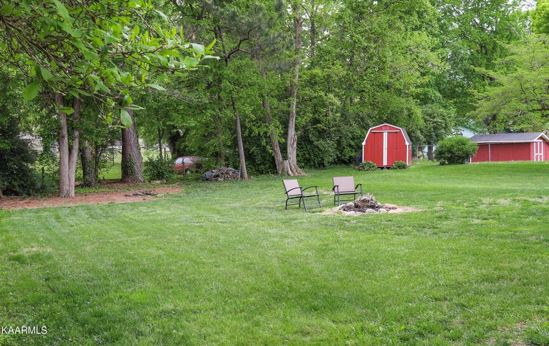 4105 Sullivan Rd, Knoxville, TN 37921
