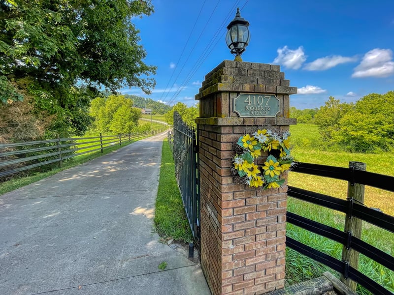 4107 Roberts Rd, Corryton, TN 37721