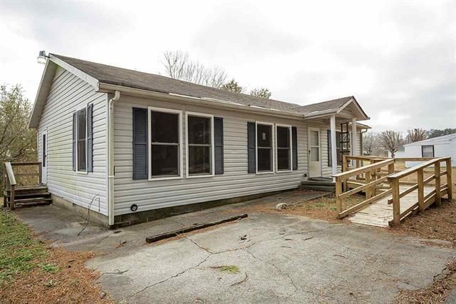 411 Anderson St, Athens, TN 37303