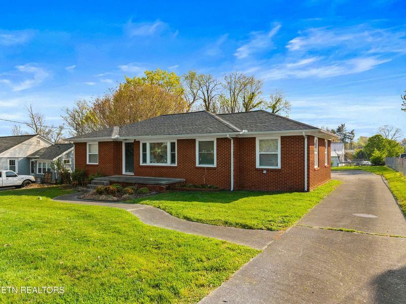 411 Ash St, Morristown, TN 37813
